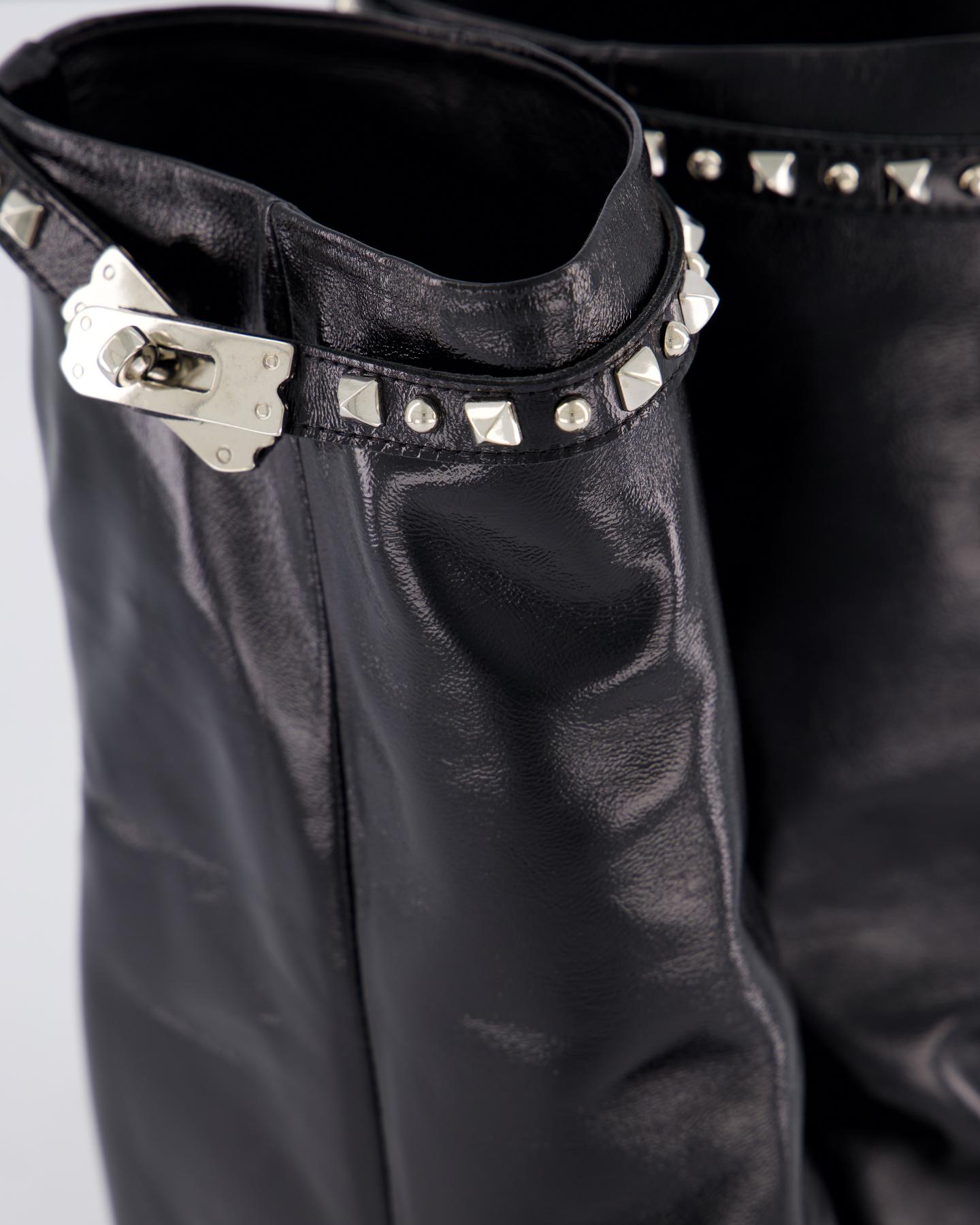Dames Studded Shiny Leather Wedge