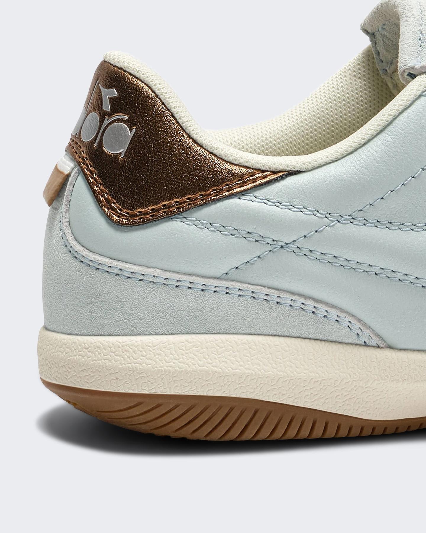 Dames Gold Indoor Metal