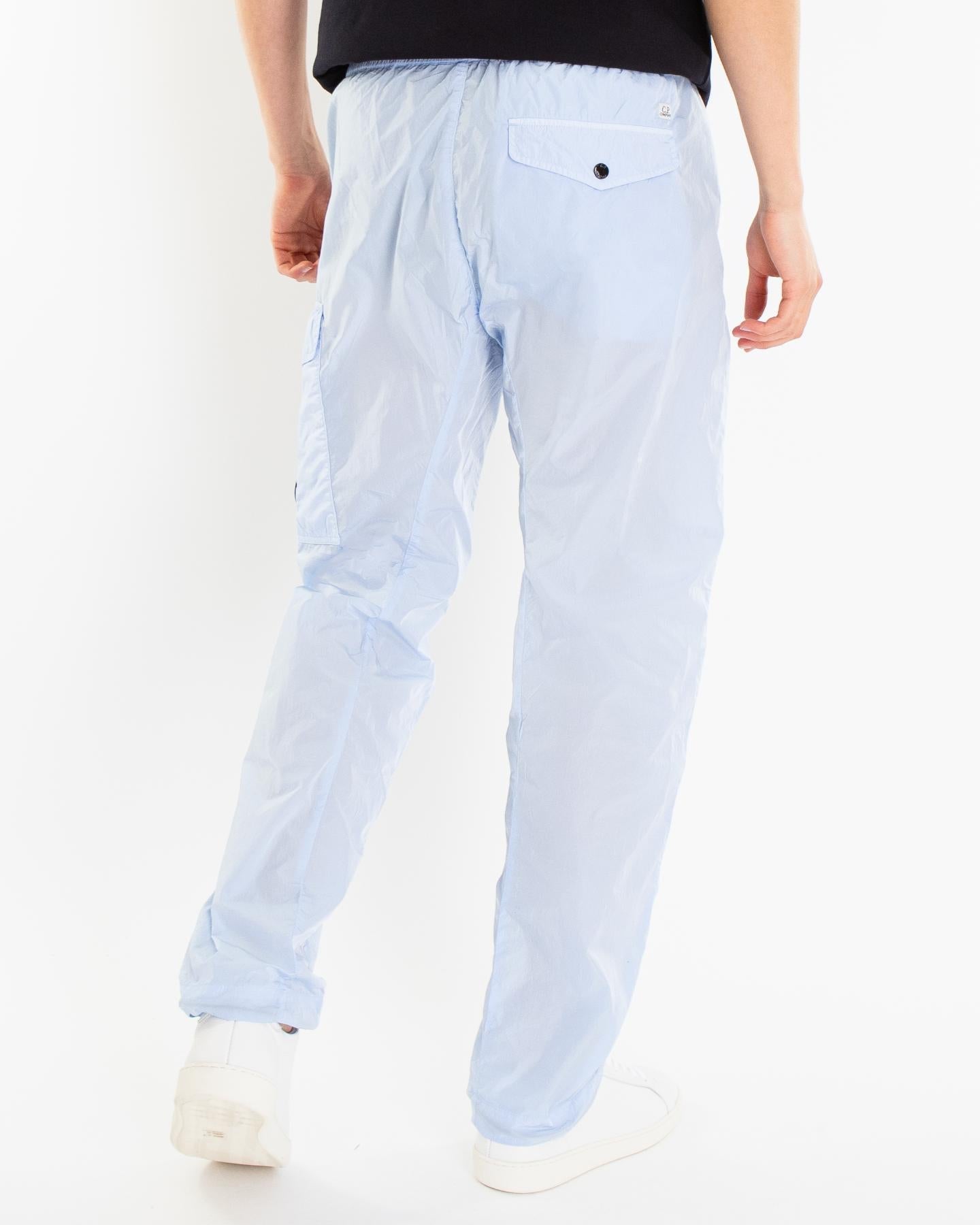 C.P.Company Heren Cargo Pant lens Detail Blauw - Eleganza.nl