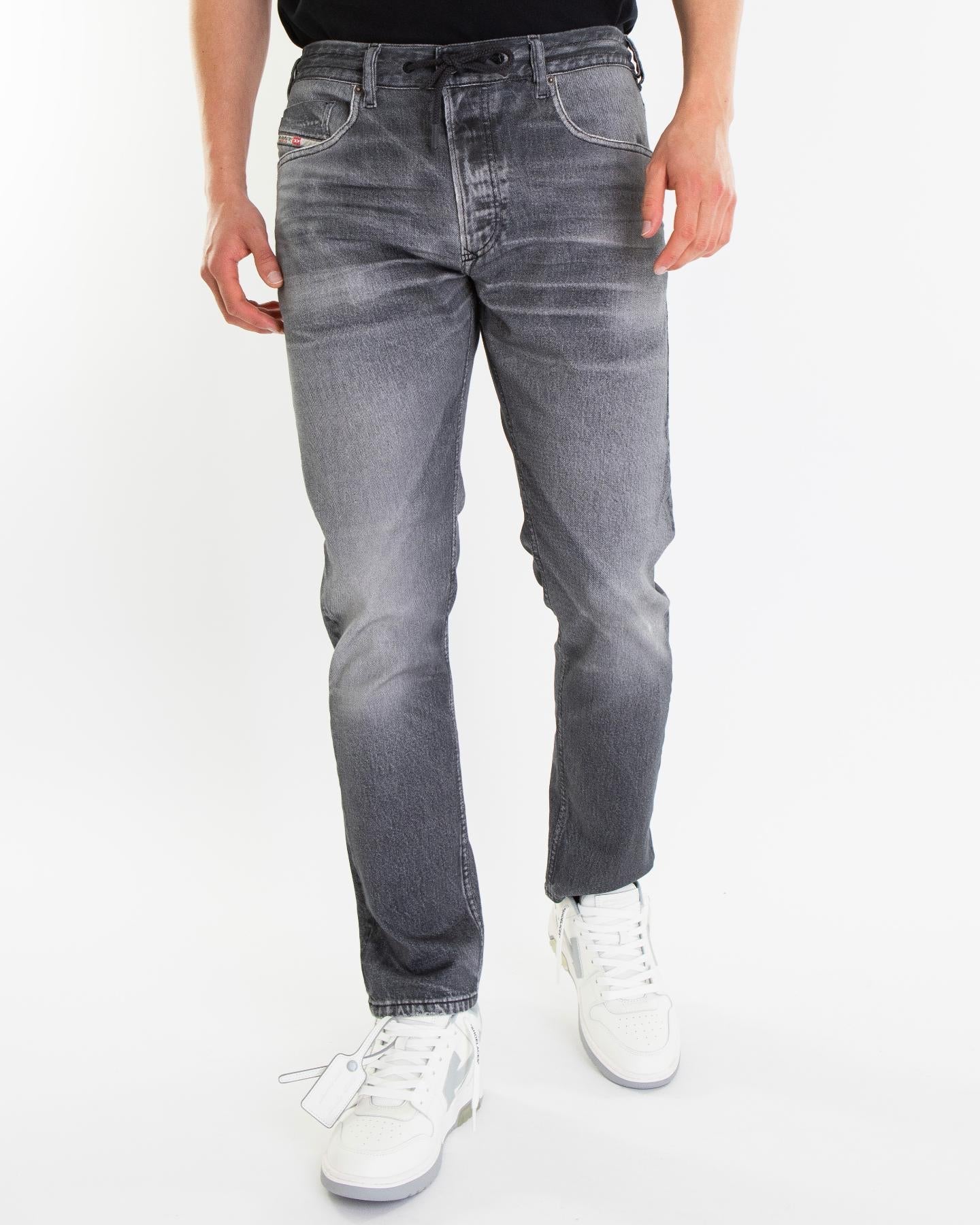 Diesel Heren 2032 Krooley - B Jog Jeans Grijs - Eleganza.nl