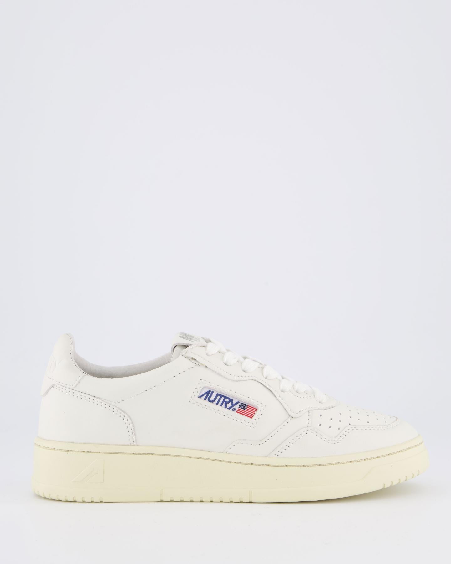 Women 01 Low Goat White