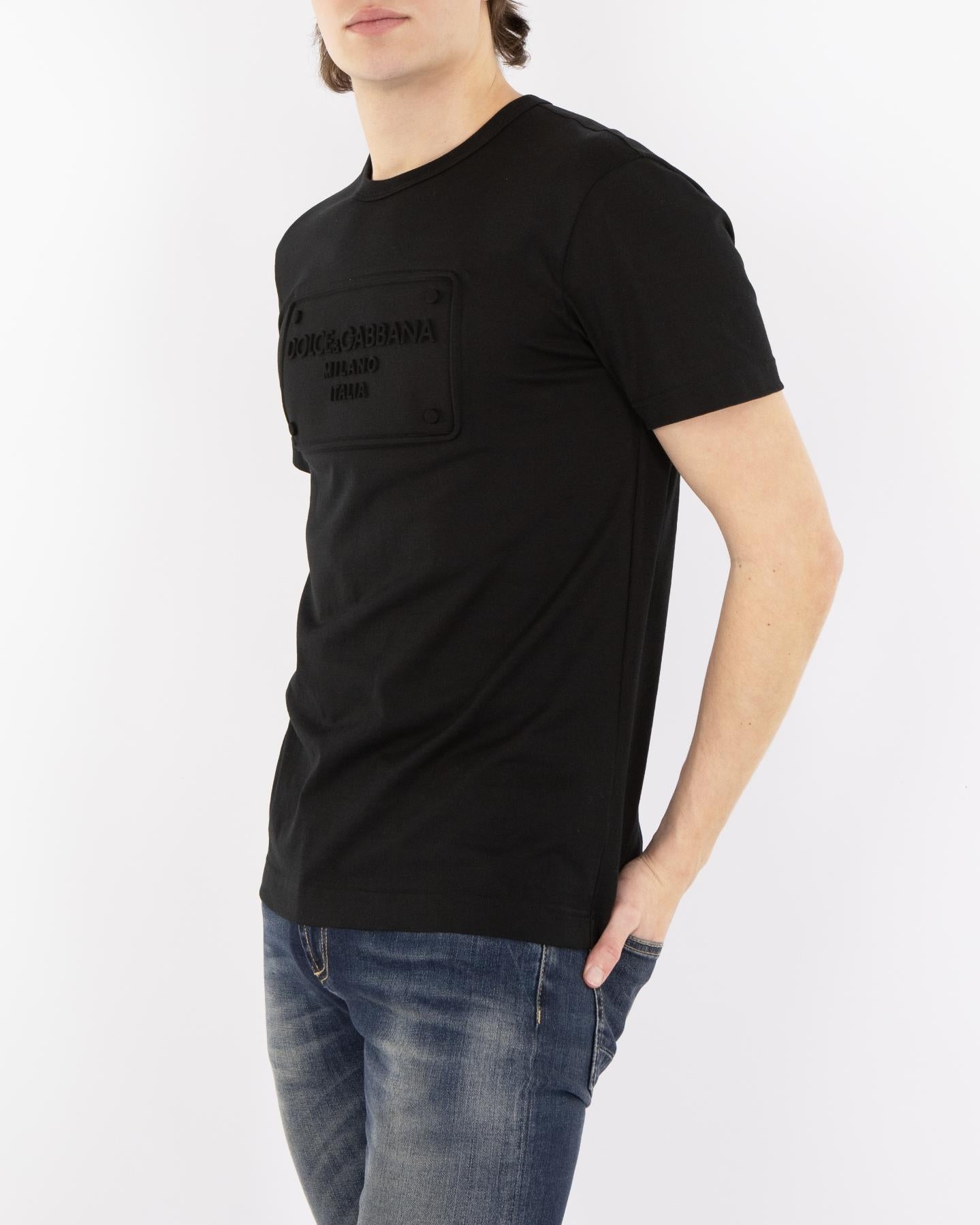 Men T-shirt with embossed logo