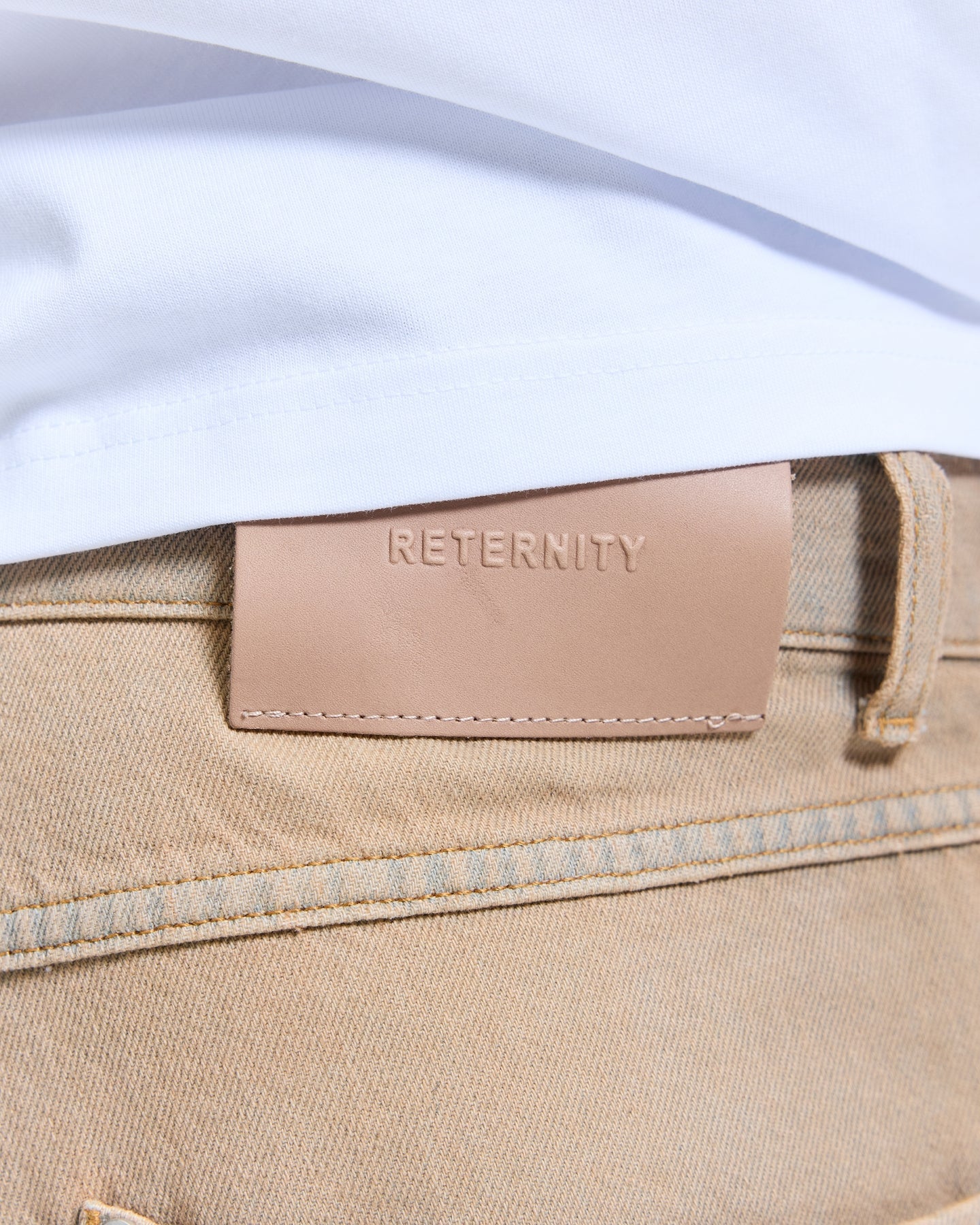 Reternity Heren Essential jeansshort Beige - Eleganza.nl
