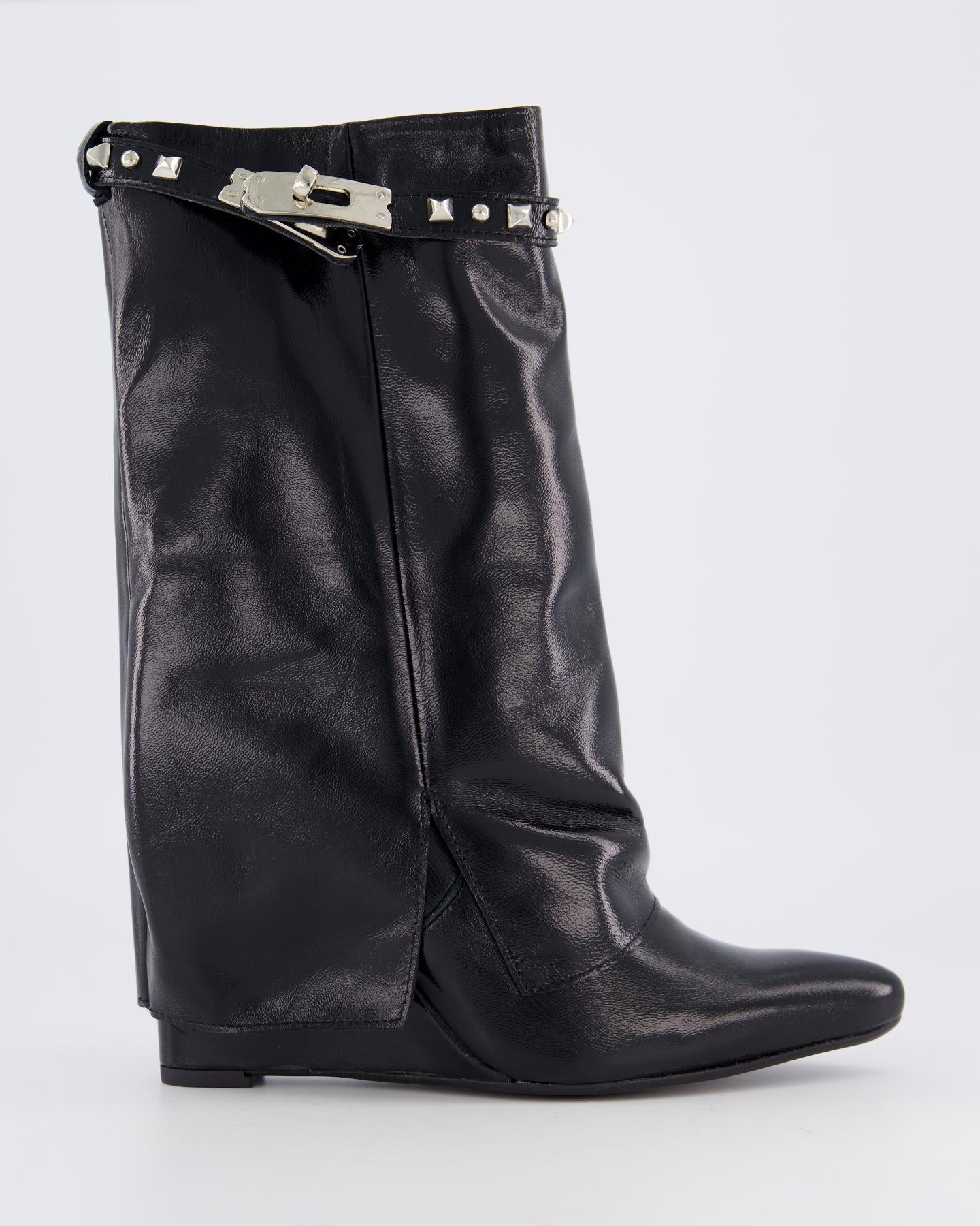 Dames Studded Shiny Leather Wedge
