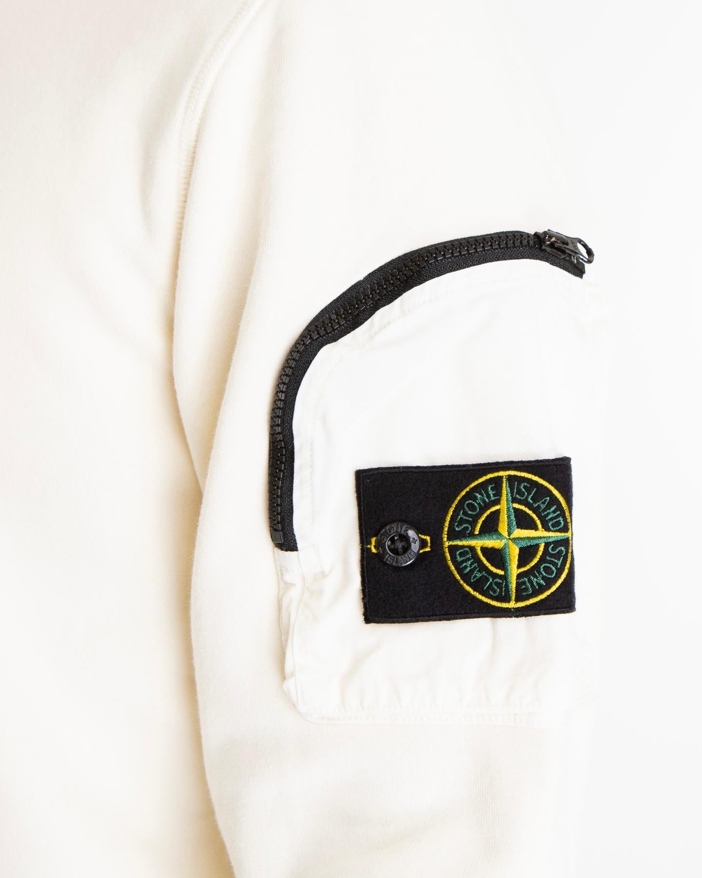 Stone Island Heren Sleeve Pocket Sweater Ivory - Eleganza.nl