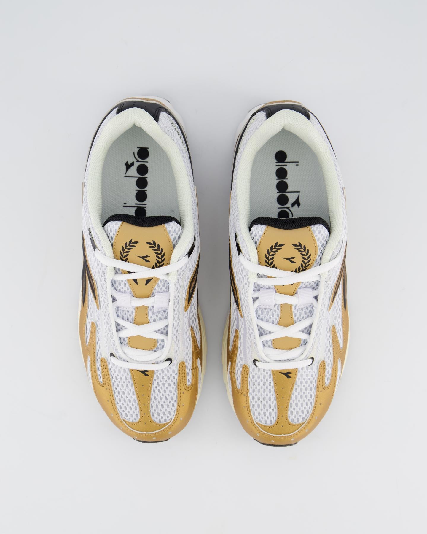 Dames Mythos Propulsion Sneaker Goud