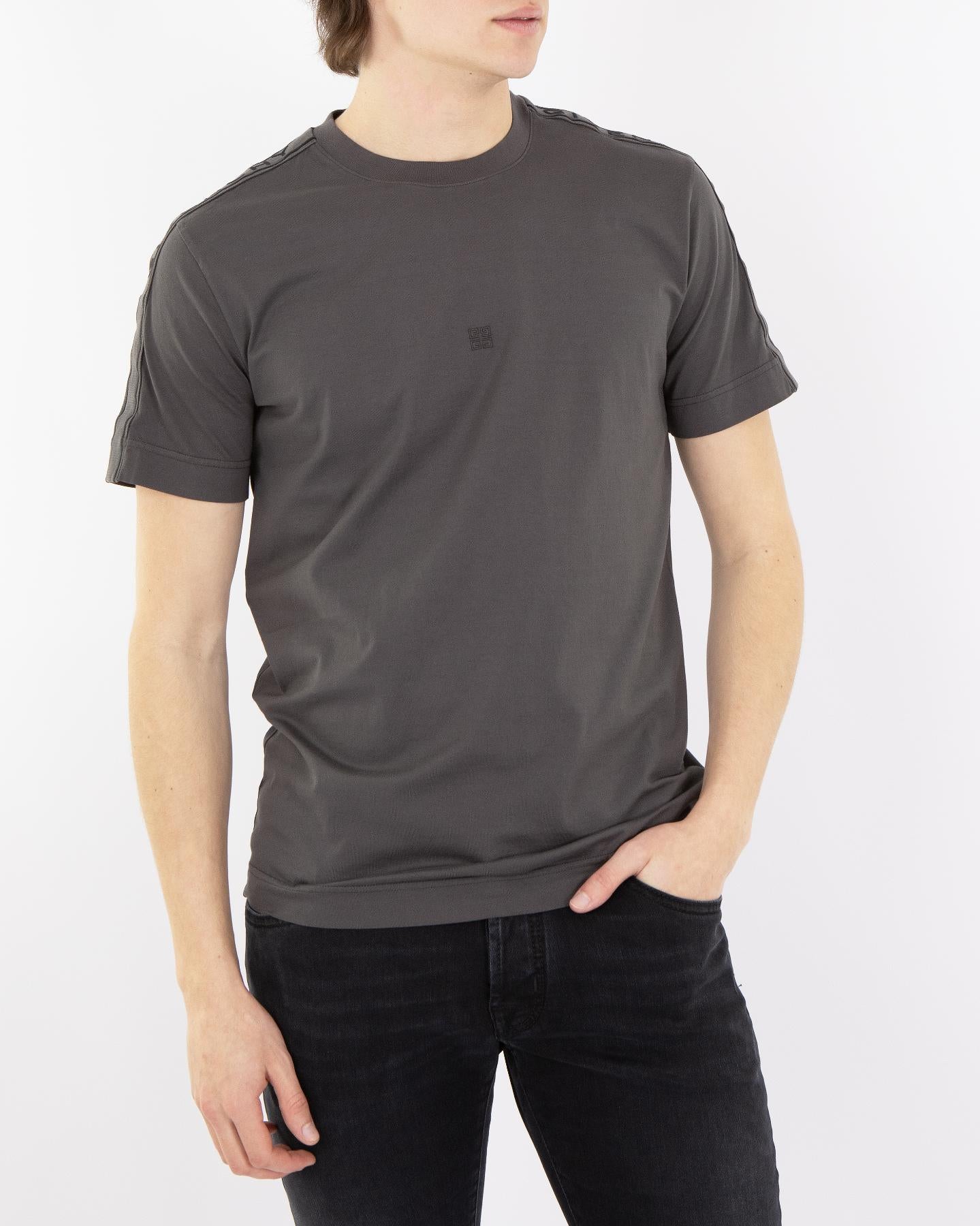 Men T-shirt titanium