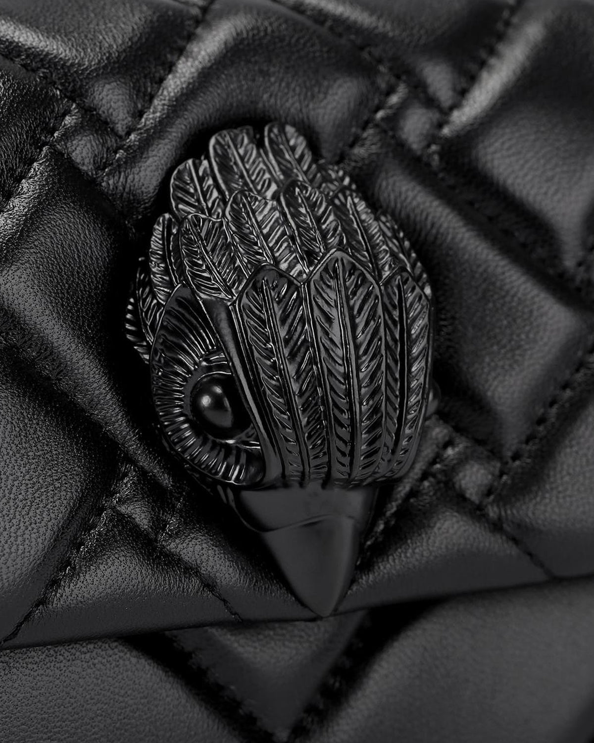 Women's 690-Kensington East West Kurt-Black-Leather Black