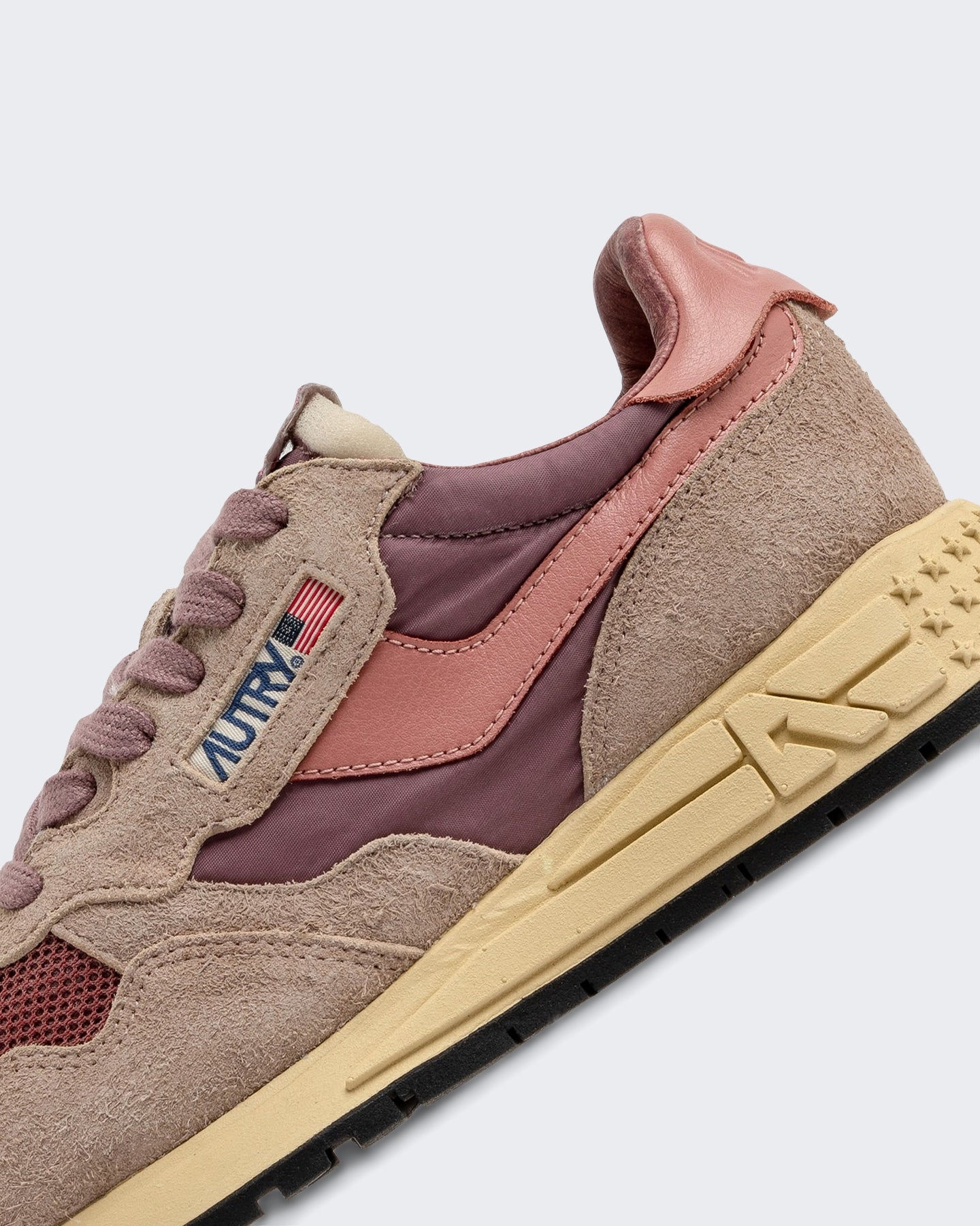 Dames Reelwind Low sneakers suède met netdetail Beige