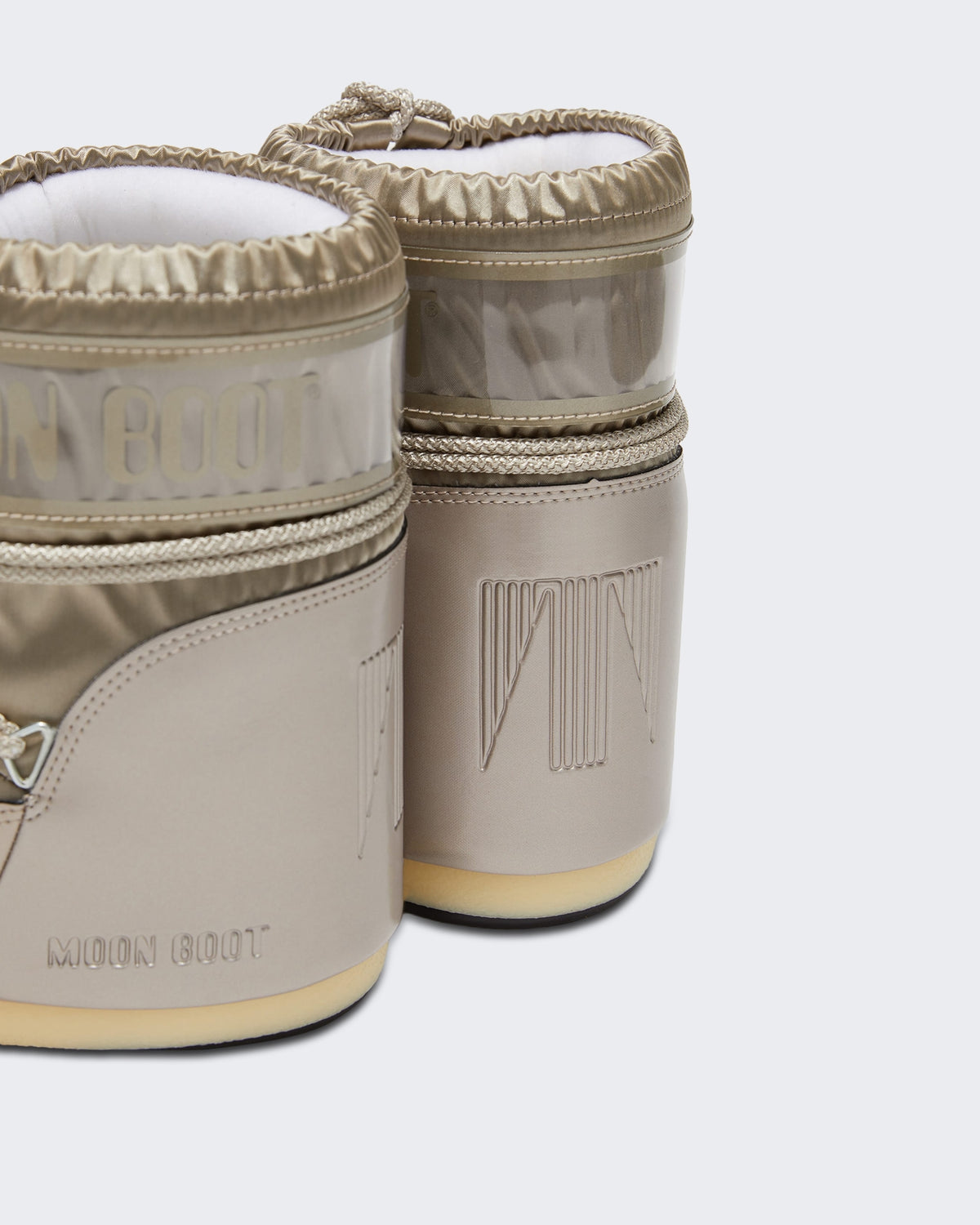 Women's Mb Icon Low Glance-Platinum B003