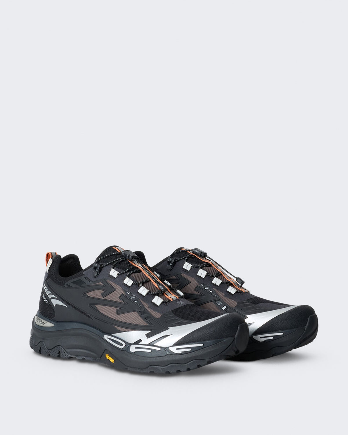 Women's Lage trail sneaker in Black