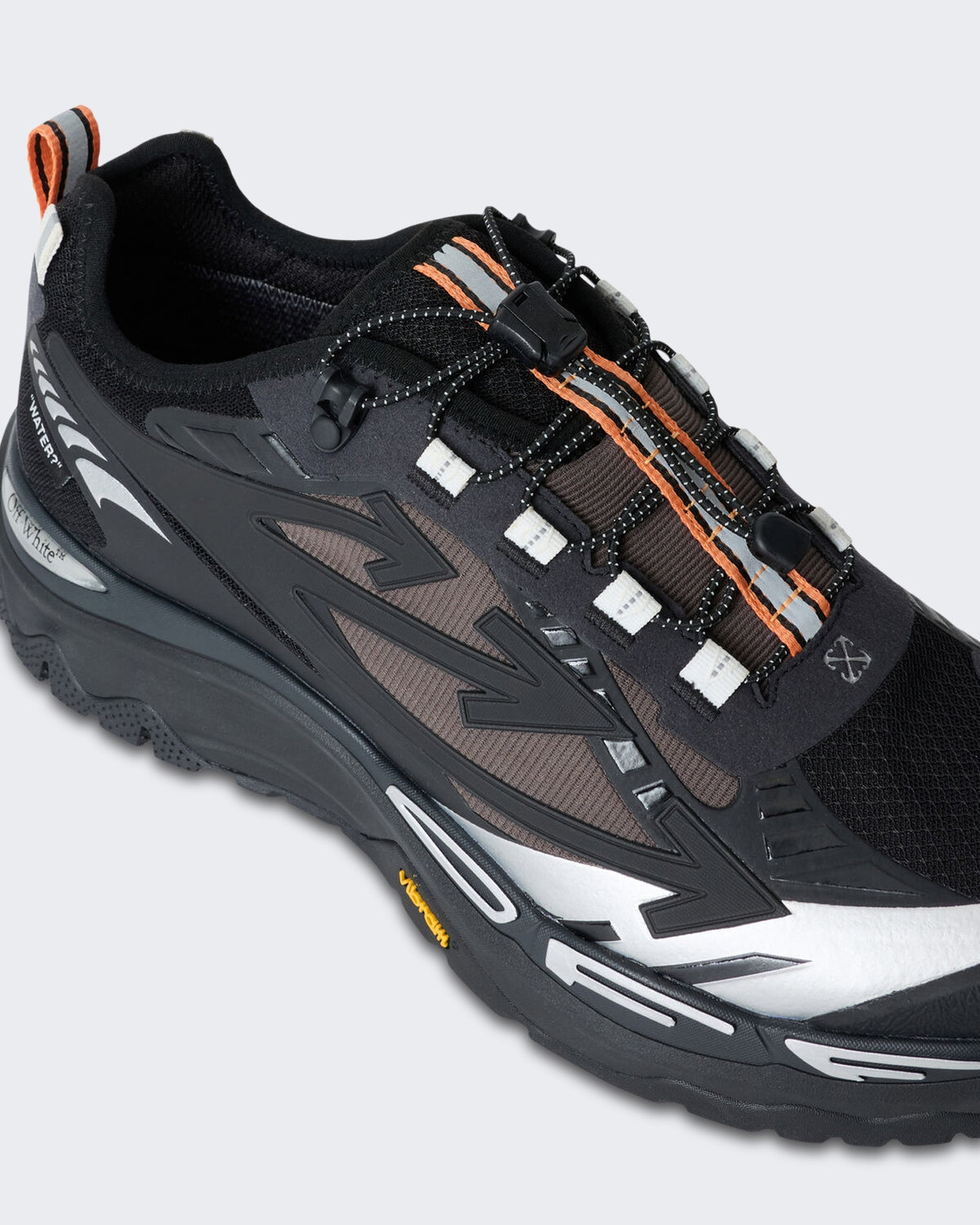 Women's Lage trail sneaker in Black