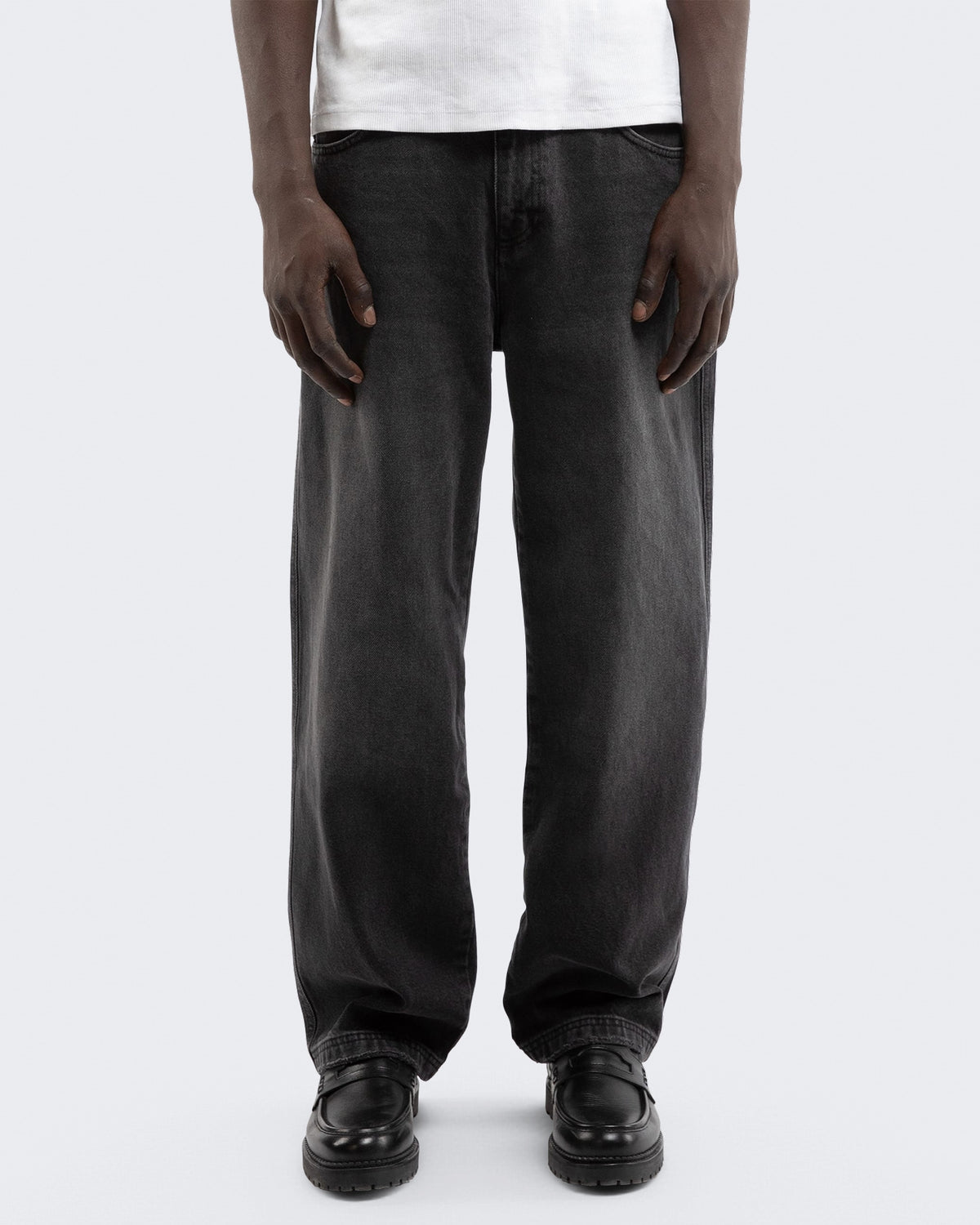 Men's Essential Straight Fit Denim Washed Black