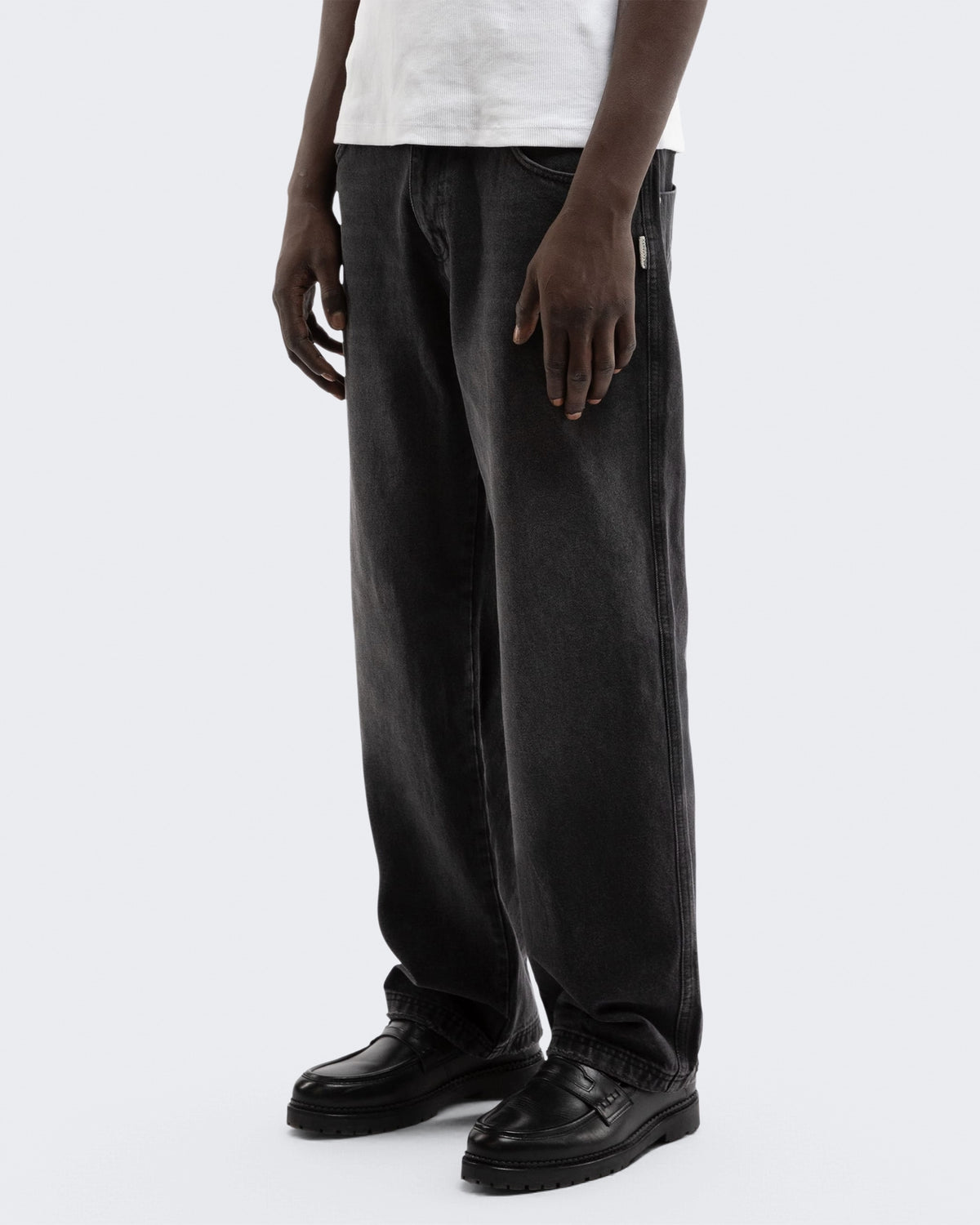Men's Essential Straight Fit Denim Washed Black