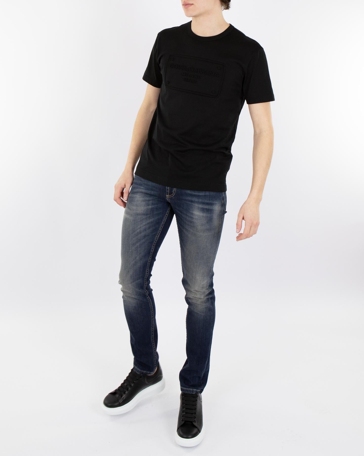 Men T-shirt with embossed logo