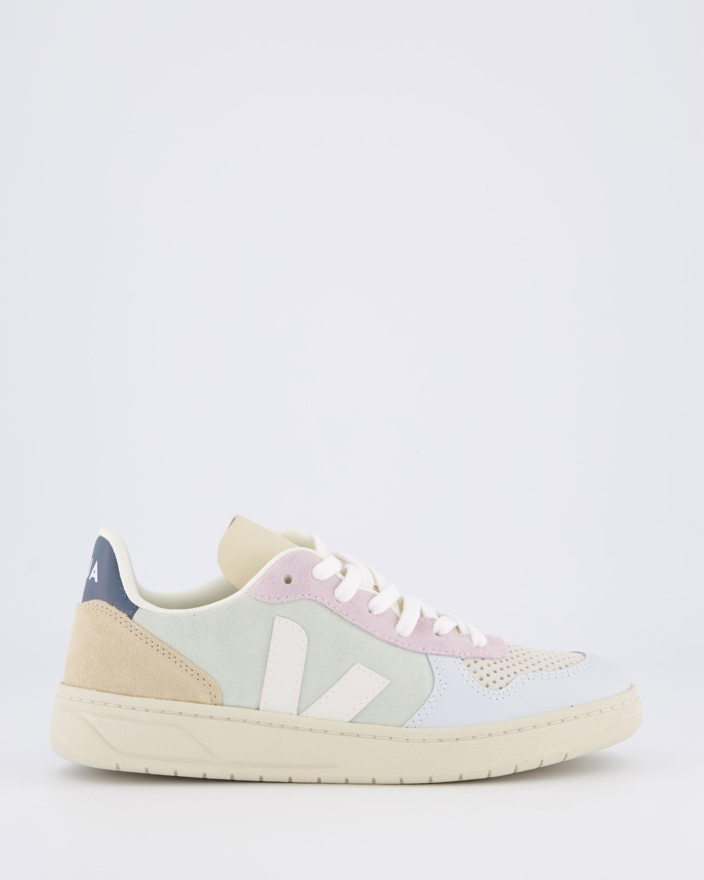 Women V-10 Suede sneaker pastel blue