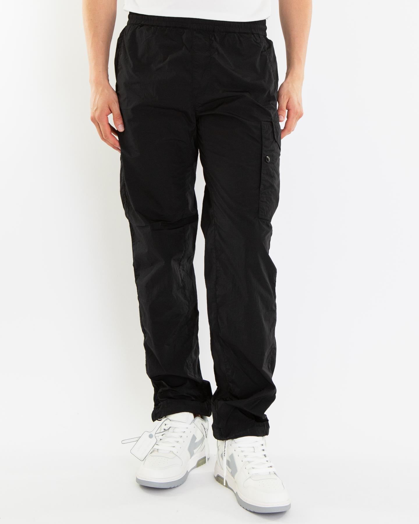 C.P.Company Heren Cargo Pant Lens Detail Zwart - Eleganza.nl
