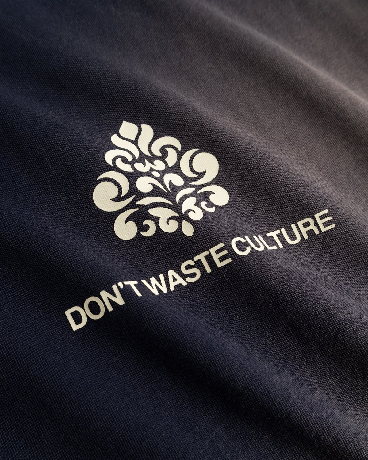 Don't Waste Culture Heren Longsleeve shirt met faded wash Blauw - Eleganza.nl