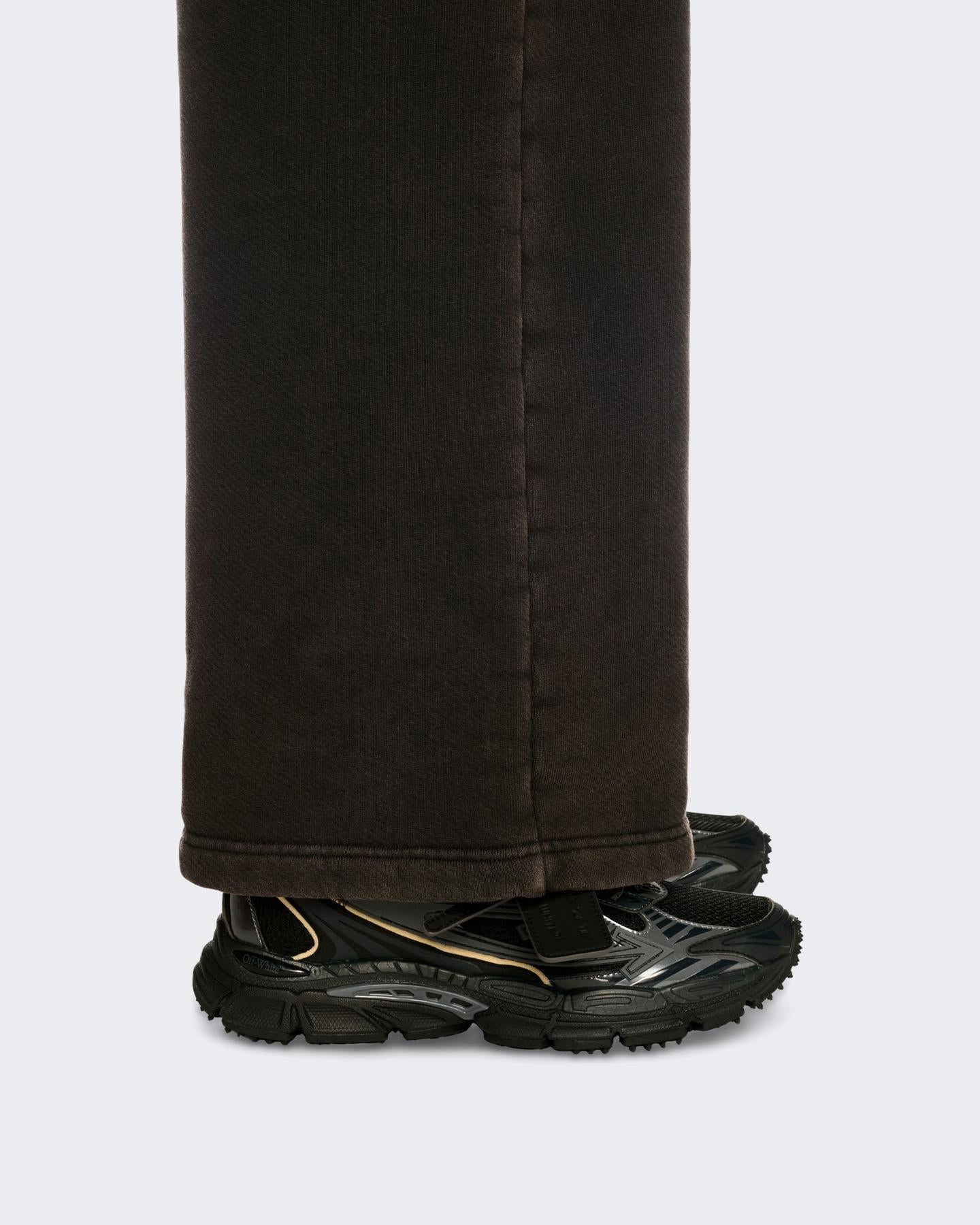 Dames Ow Be Right Back