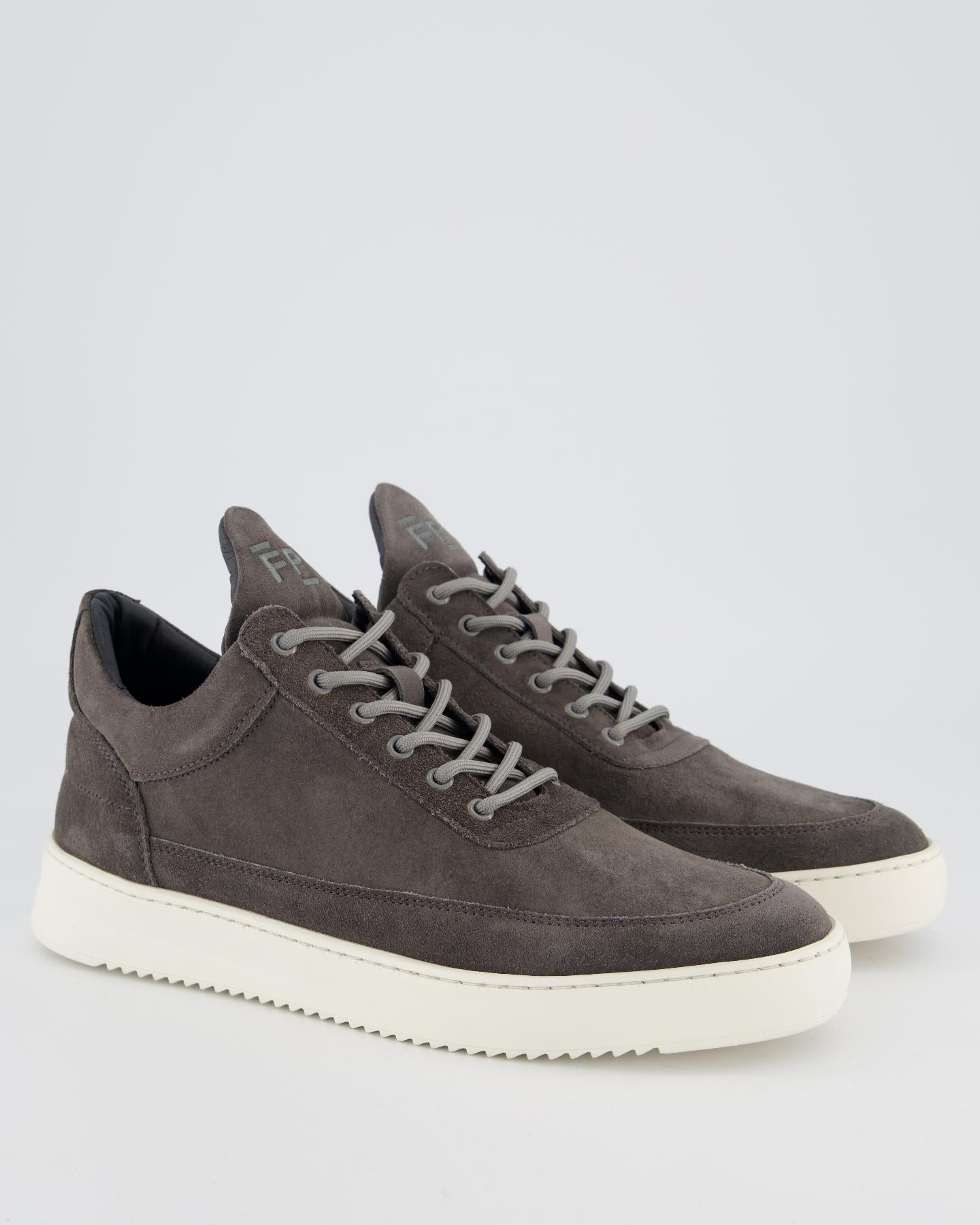 Men Low top suede gray