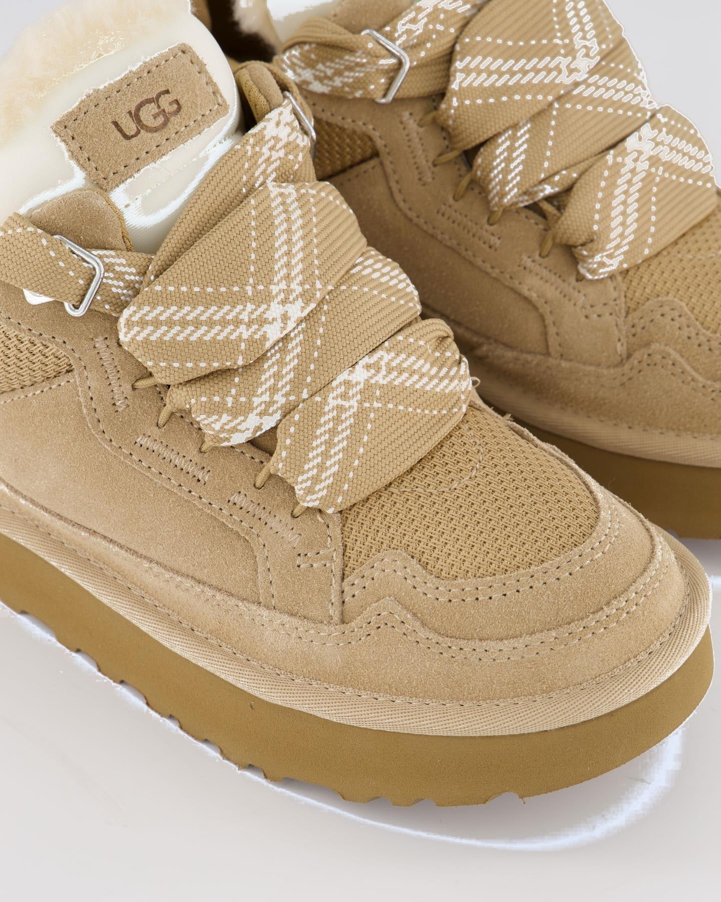 UGG Dames Lowmel Sand - Eleganza.nl